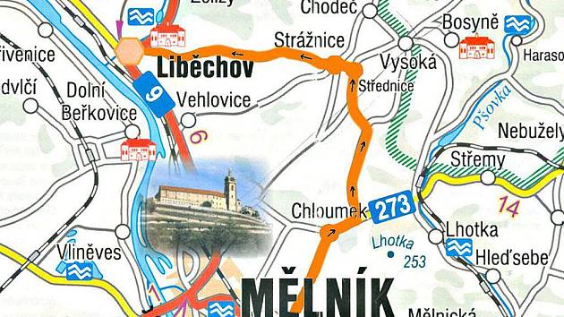 Objízdná trasa pro osobní automobily, která řidiče vede kolem uzavřené silnice v Liběchově zpět na hlavní tah na Českou Lípu, je na mapě značena oranžovou barvou s černými šipkami. 