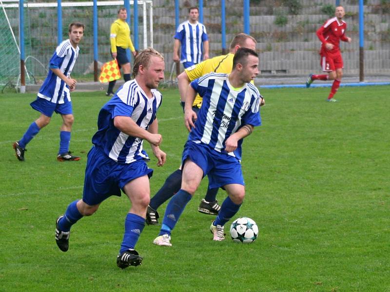 Kly na domácí půdě porazily Sázavu 3:1.