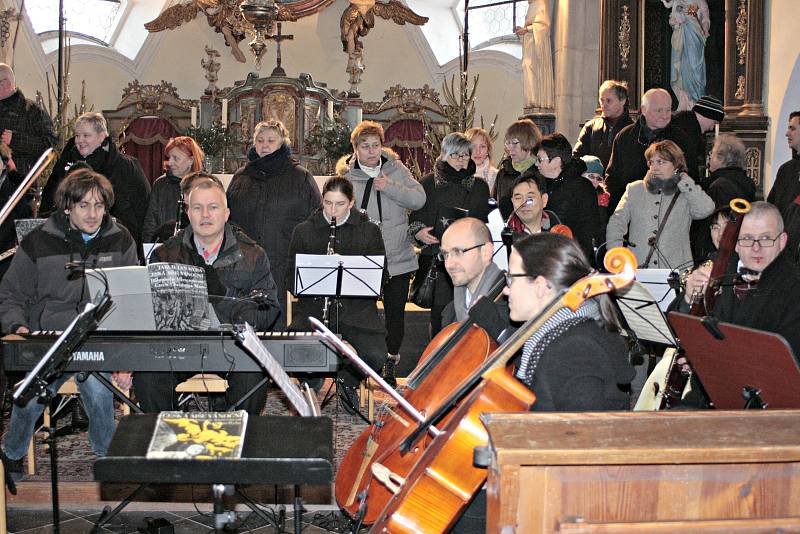 Kostel sv. Linharta není běžně veřejnosti přístupný. Bývá otevřen většinou jen v době mší, a tak dalším bonusem adventní neděle byla prohlídka prostor kostela.