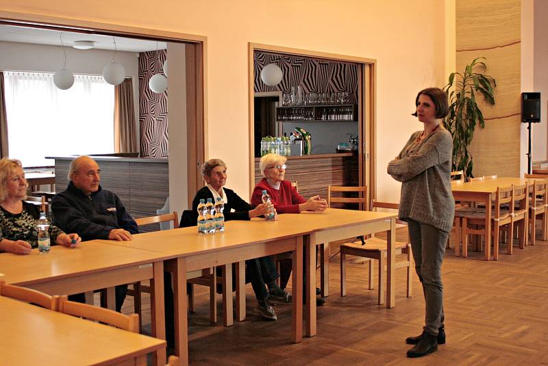 Středeční ukázková lekce měla téma Žena. Téma je vždy na lekcích vybrané tak, aby oslovilo větší okruh účastníků.