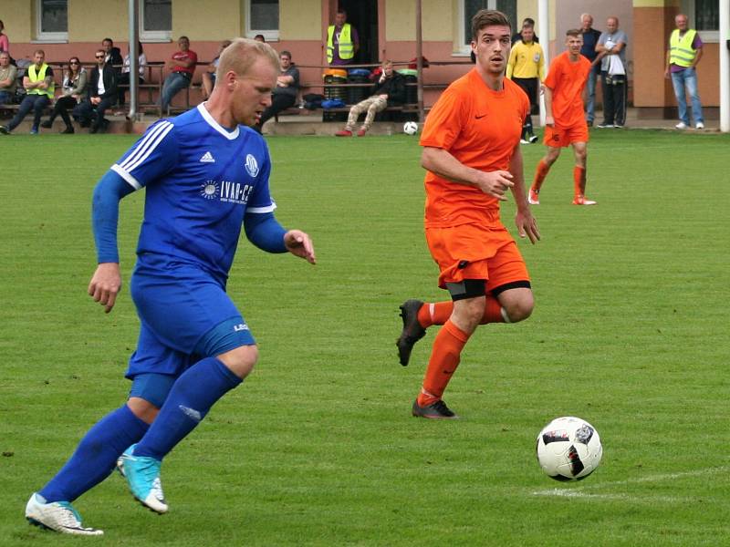 Nelahozeves v derby porazila Vojkovice, tři body Dynamu vystřelil Kobera.