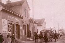 Domek na Zašovské ulici, kde Arnošt Dadák začínal s prodejem pražené kávy v roce 1905.