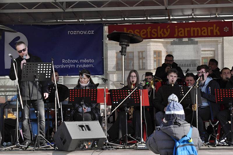 Prvním letošním jarmarkem na Masarykově náměstí v Rožnově pod Radhoštěm byl ve dnech 18. a 19. března 2022 tradiční Josefský jarmark. Nabídl více než sedmdesát stánků i doprovodný hudební program.