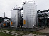 Pohled na rekonstruované zásobníky naftalenu v DEZA, a. s ve Valašském Meziříčí.