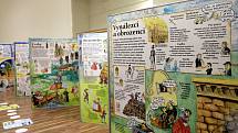 Ve valašskomeziříčské Vrtuli - světě her a poznání pro děti je od začátku listopadu 2017 k vidění výstava obřího leporela výtvarnice a spisovatelky Lucie Seifertové.