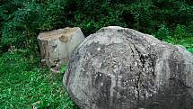 Vidče - kamenné koule v místním lomu