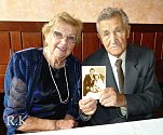 Manželé Vlasta a Bohumil Výchopňovi ze Vsetína oslavili letos v září platinovou svatbu, tedy sedmdesát let společného života.
