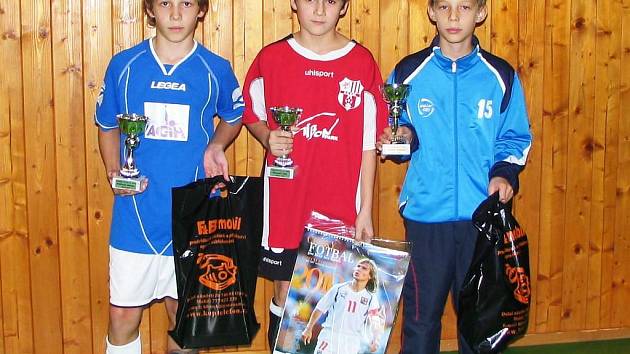 (zleva) Adam Obdržálek (1. VFC), Tomáš Kopřiva (Valašské Meziříčí) a Tomáš Malík (Zašová).