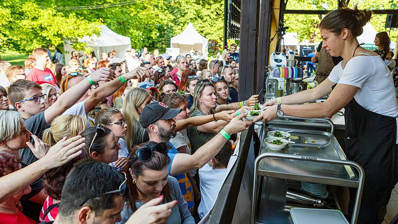 Garden Food Festival 2019 v rožnovském parku.