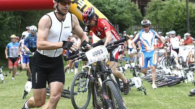 Maraton Valašská 24 na Bystřičce odstartoval v sobotu 26. června ve 12 hodin v areálu U Lukášů na Bystřičce.