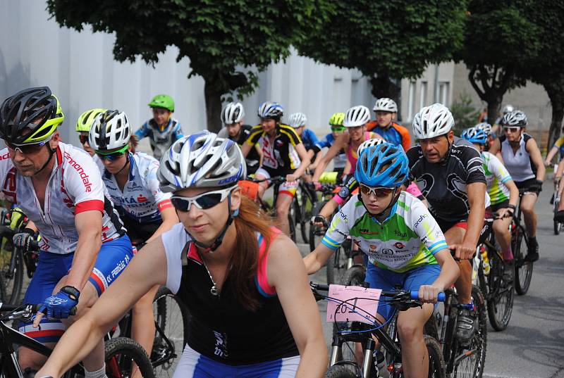 Sto osm bikerů, od žáků po veterány, se v sobotu 2. června 2018 vydalo na trať sedmého ročníku závodu horských kol Stavařská Spedos tisícovka, který stavební průmyslovka ve Valašském Meziříčí pořádá zároveň jako memoriál zdejšího učitele a výborného cykli