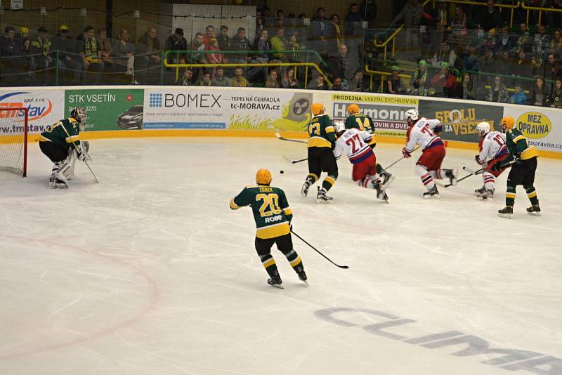 Vsetínští hokejisté zvítězili v nedělním utkání 9. dubna na Lapači nad celkem z Havlíčkova Brodu 4:3 až po prodloužení. V boji o postup do WSM ligy mají oba týmy shodný počet bodů. Rozhodnou tak až poslední zápasy s celkem Jablonce.