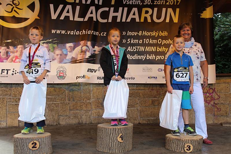 Stovky běžců všech generací se zúčastnilo jubilejního 10. ročníku sportovní akce Craft Valachiarun. Uskutečnila se v sobotu 30. září 2017 ve Vsetíně. Závodilo se hned v několika kategoriích, jednou z nich byl rodinný běh s charitativním podtextem. Výtěžek