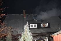 Požár rodinného domu ve Valašských Kloboukách.