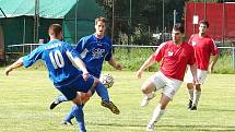 Fotbalisté Hrachovce (červené dresy) v úvodním kole 1. A třídy podlehli doma Lukovu 1:3.