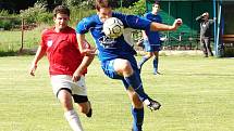 Fotbalisté Hrachovce (červené dresy) v úvodním kole 1. A třídy podlehli doma Lukovu 1:3.