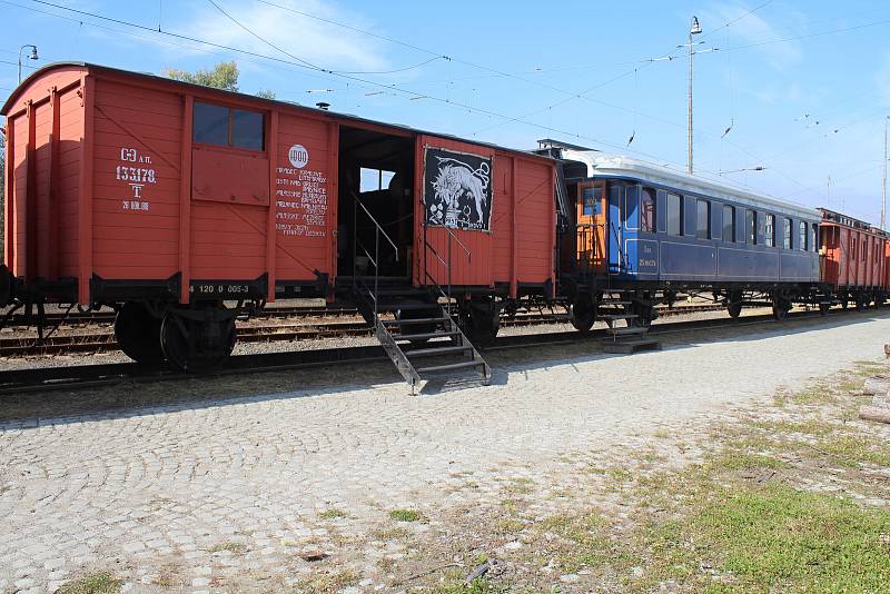 Pojízdné muzeum - čtrnáct vagonů tvořících legiovlak přijelo do Vsetína 24. září 2019. Do konce týdne bude představovat život vojáků v čs. legiích.