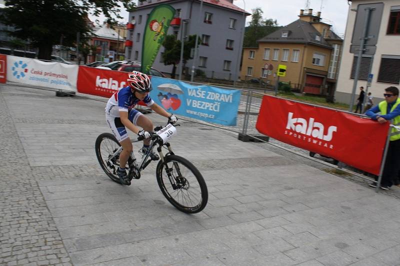 Deset nových vítězů a držitelů žlutého trikotu Tour de Kids bylo dekorováno v neděli ve Vsetíně. 