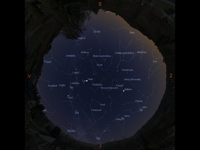 Noční obloha nad vsetínskou hvězdárnou 15. července ve 22:00 hodin.