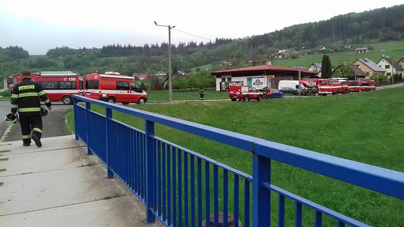 V neděli 12. května 2019 před 16. hodinou pátralo ve Vesníku u Vsetína po ztraceném dvouletém chlapci 15 jednotek hasičů. Chlapce našli po hodině v pořádku.