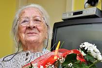 Vlastimila Češková z Jarcové na Vsetínsku slaví 2. března 2011 úctyhodných 106 let věku. Je nejstarší obyvatelkou Zlínského kraje