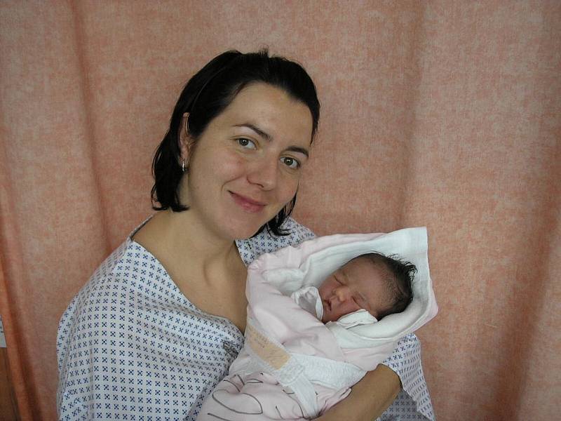 Vladimíra Strakošová, Rožnov pod Radhoštěm, dcera Michaela Strakošová, 51 cm, 4200 g, narozrns 24. 5. 2010.