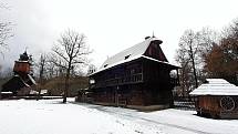 Areál Dřevěné městečko ve Valašském muzeu v přírodě v Rožnově pod Radhoštěm; 30. ledna 2021