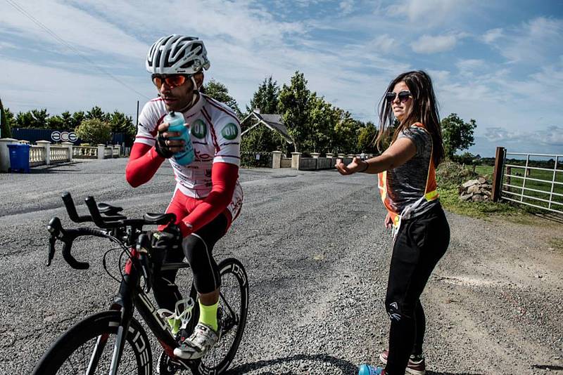 Svaťa Božák, rožnovský ultramaratonský cyklista, dokončil v noci na 31. září 2018 jako první Čech v historii další z náročných závodů. Race Around Ireland – Závod kolem Irska urazil za 4 dny, 10hodin a 36 minut a to na druhém místě v královské kategorii S