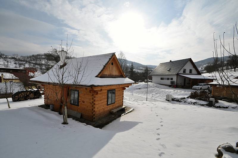 Zděchov, sušírna ovoce v obecním sadu.