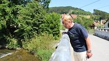 V úterý 20. června při příležitosti blížícího se výročí dvaceti let od ničivých povodní přijel do Valašského Meziříčí Heinrich Günther, velitel německé záchranářské organizace Technisches Hilfswerk (THW).