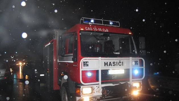 Požár dálkového autobusu na rozhraní obcí Bílá a Horní Bečva.