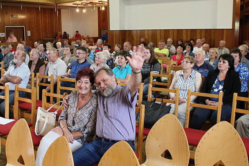 V Halenkově si dali dostaveníčko heligonkáři. V sobotu 9. září se tu uskutečnil 19. ročník Valašské heligonky.