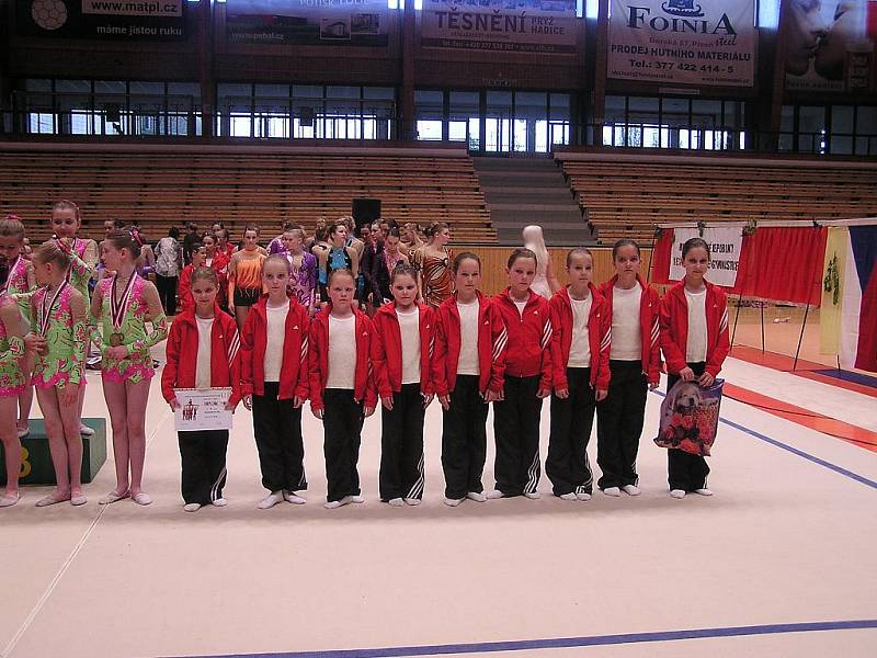 Zuberské gymnastky v mladší kategorii (8 – 10 let) ve velmi vyrovnané soutěži a silné konkurenci obsadily krásné čtvrté místo. 