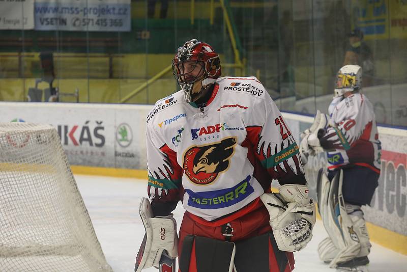 Hokejisté Vsetína (zelené dresy) ve druhém semifinále play-off Chance ligy přivítali Prostějov.