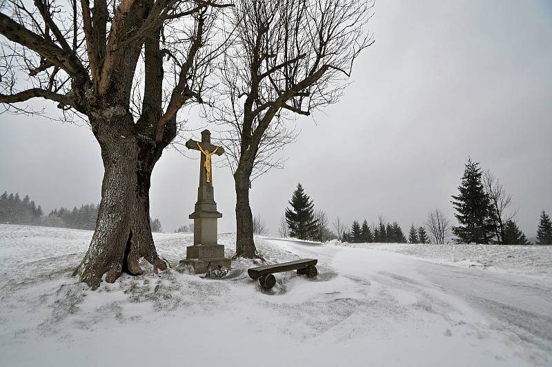 Zimní počasí na Soláni na Horním Vsacku v úterý 13. dubna 2021.