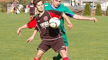 Fotbalisté Krhové (tmavější dresy) doma porazili Lužnou 4:1.