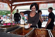 Ve Valašském Meziříčí se od čtvrtku 12. července do soboty 14. července koná tradiční Gulášfest. V nabídce je 32 druhů guláše.