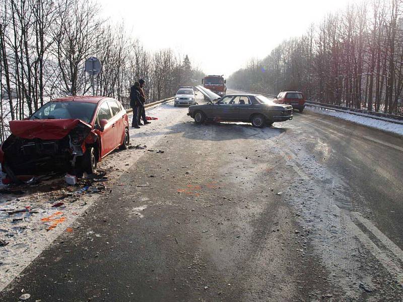 Při nehodě ve Vsetíně, Bobrkách se ve středu 29. prosince zranily dvě děti. 