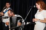Valašská hudební skupina Dareband pokřtila v pátek 21. listopadu v malém sále Domu kultury ve Vsetíně své nové vánoční CD pojmenované Upadla ně koleda. 
