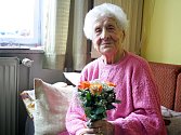 Paní Vlastimila Češková z Jarcové na Vsetínsku oslavila v neděli 2. března 2014 úctyhodné 109. narozeniny; Jarcová, pondělí 3. března 2014.