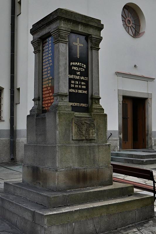 Horní Bečva - památník obětem světových válek