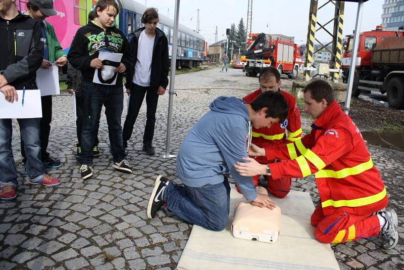 Do Vsetína zavítal na dvoudenní návštěvu preventivní vlak. V něm se děti mimo jiné doví o možném nebezpečí na železnici a seznámí se s činností jednotek IZS. 