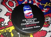 V Kateřinicích na Vsetínsku se od roku 1994 vyrábí hokejové puky.