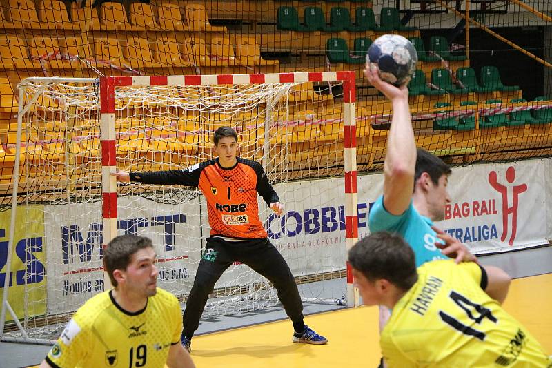 Extraligoví házenkáři Zubří v sobotním úvodním zápase čtvrtfinále Evropského poháru doma podlehli slovinskému týmu Gorenje Velenje 26:31. Odveta se hraje za týden ve Slovinsku.Na snímku Šimon Mizera.