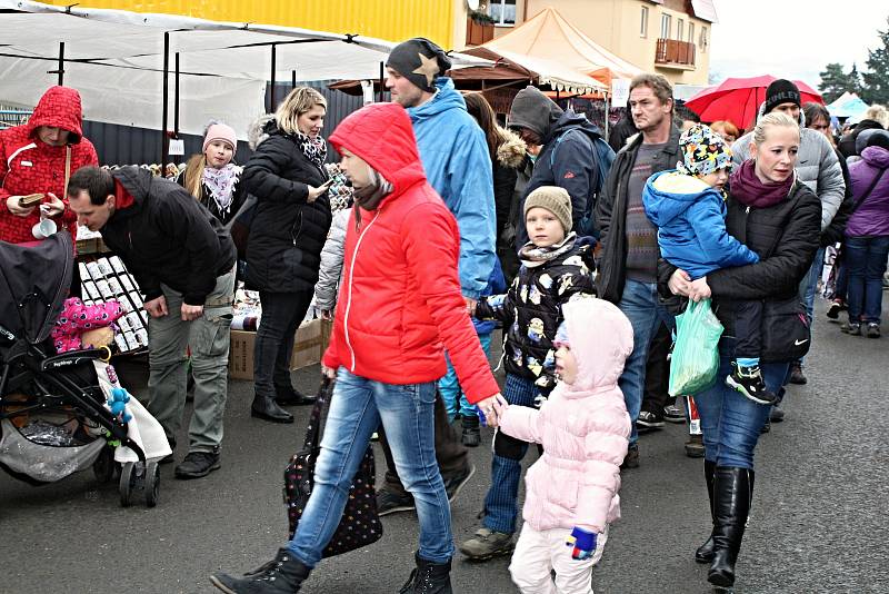 Obec Hovězí hostila v sobotu 24. listopadu 2018 tradiční Kateřinský jarmark.