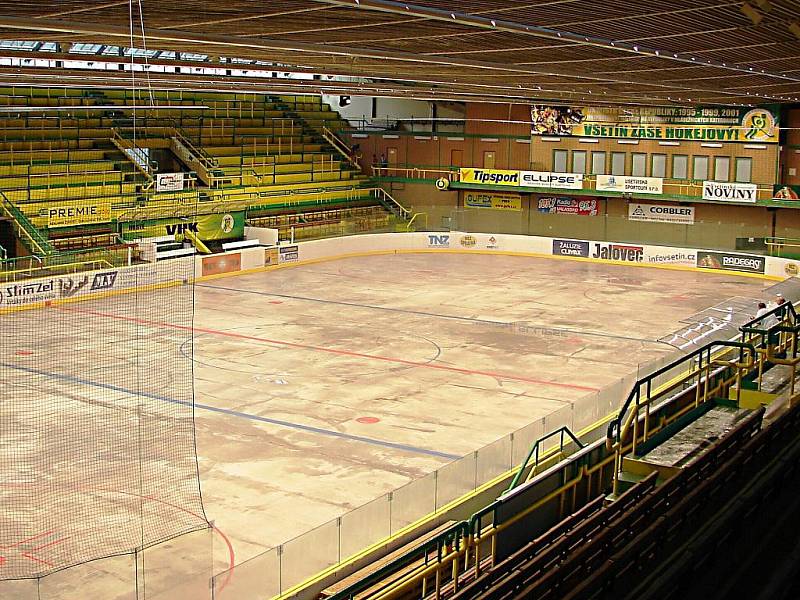 Zimní stadion Na Lapači prošel v létě 2011 četnými změnami a úpravami, hlavně na osvětlení, ozvučení a ve strojovně.