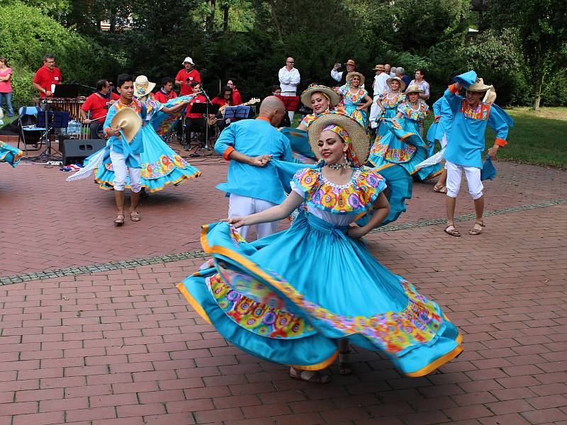 Na osmačtyřicátý ročník Liptálských slavností dorazil i soubor Remembranzas Costarricenses z Kostariky. V pořadu s názvem Folklorní odpoledne s hosty vystoupil ve čtvrtek 24.8.2017 v Panské zahradě ve Vsetíně.