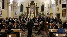 Pěvecký sbor Sonet uspořádal ve středu 27. prosince 2017 v kostele Nanebevzetí Panny Marie tradiční vánoční koncert.