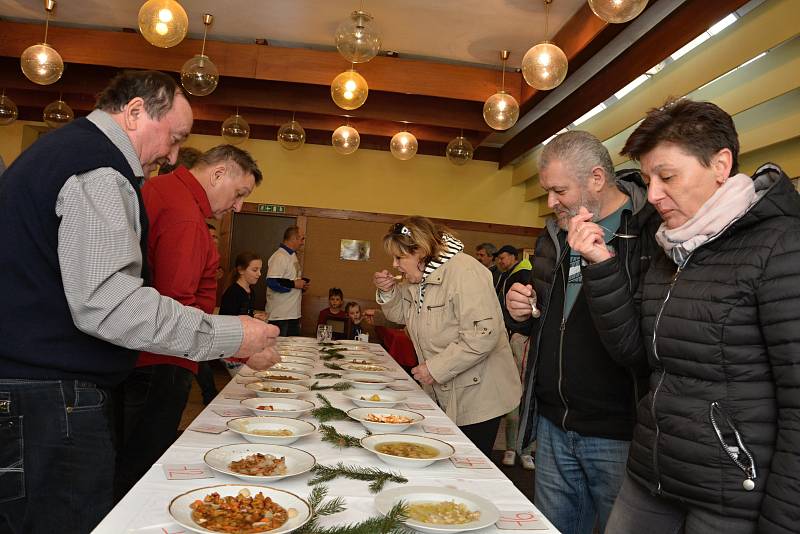 Dvanáctý ročník Francolhotského kyseláče se uskutečnil v sobotu v restauraci Ranč U Zvonu ve Francově Lhotě.