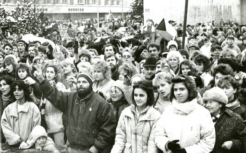 Revoluční nálada v listopadu 1989 ve Vsetíně.